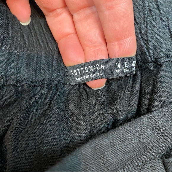 Wide Leg Crop Pants - Picture 4 of 5